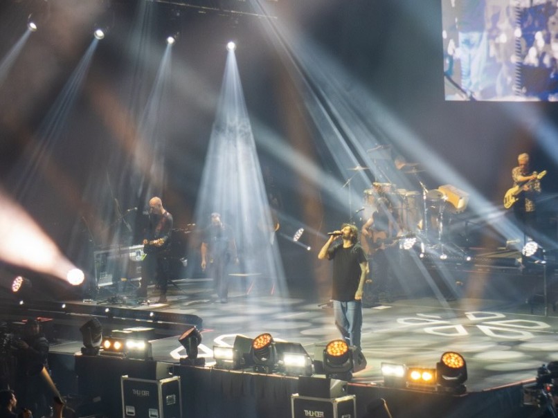 Melendi en Bogotá: un Movistar Arena lleno para celebrar 20 años de historias cantadas