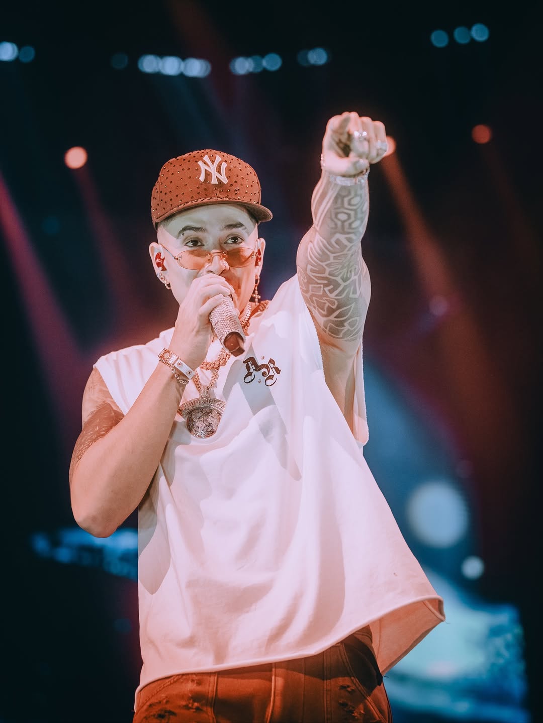 Andy Rivera hizo historia en Bogotá: sold out y 11 invitados en un Movistar Arena que no dejó de cantar